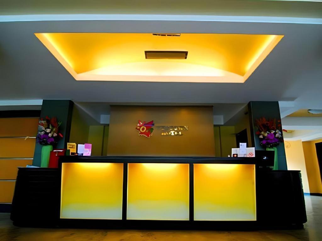 Mo2 Westown Hotel San Juan Bacolod Exterior photo
