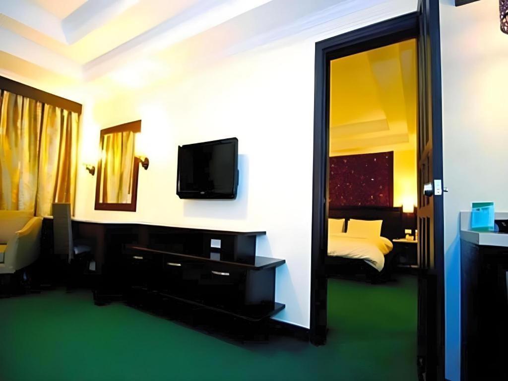 Mo2 Westown Hotel San Juan Bacolod Exterior photo