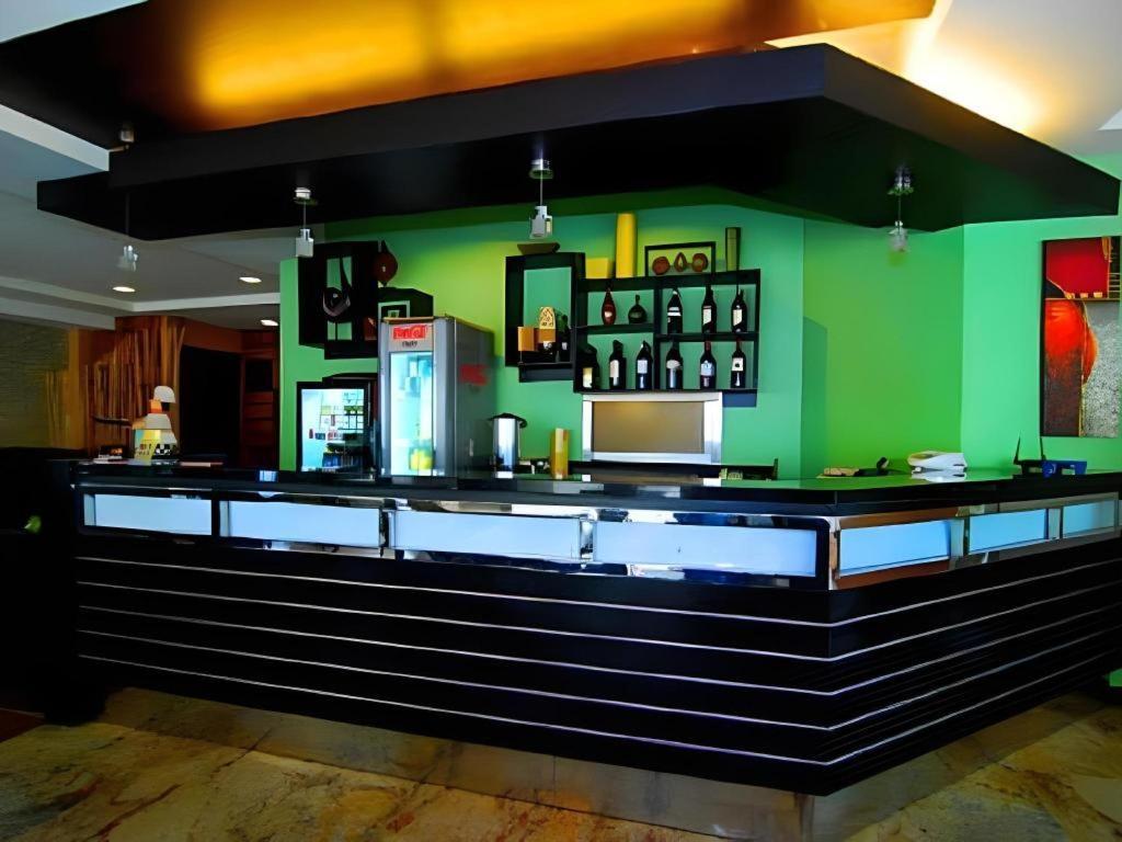 Mo2 Westown Hotel San Juan Bacolod Exterior photo