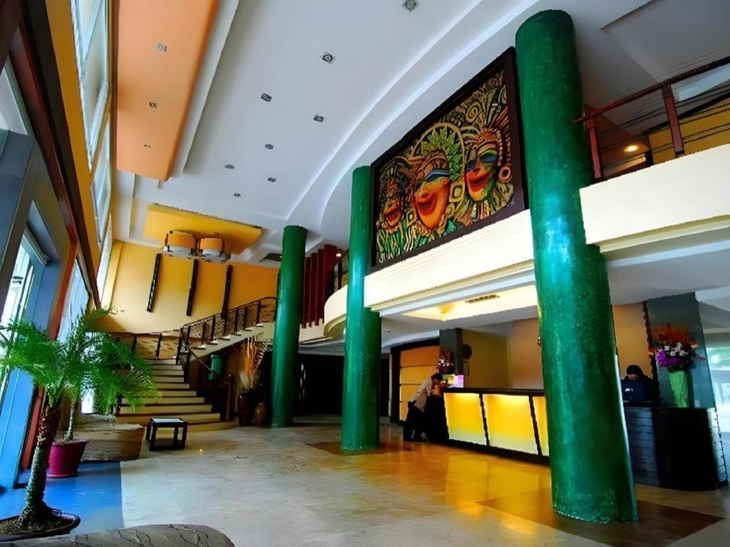 Mo2 Westown Hotel San Juan Bacolod Exterior photo