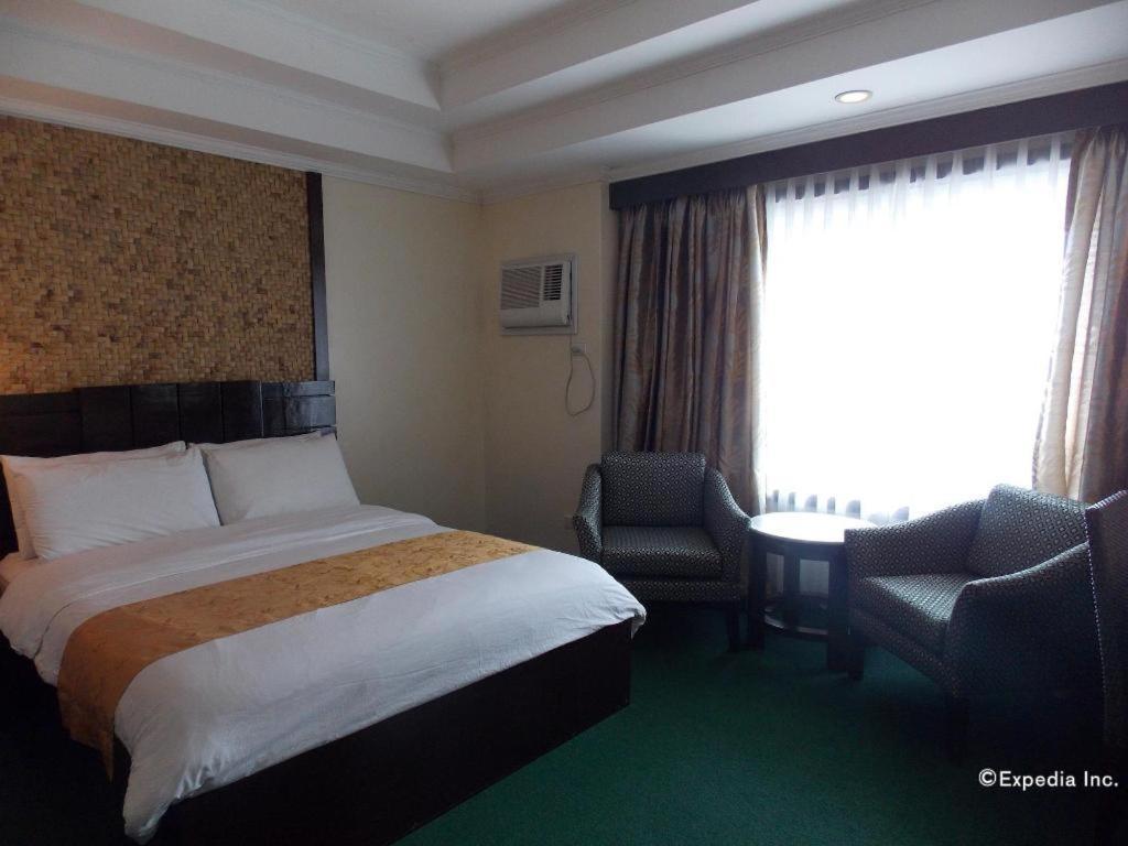 Mo2 Westown Hotel San Juan Bacolod Exterior photo