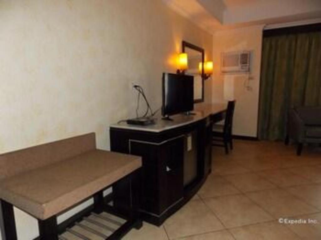 Mo2 Westown Hotel San Juan Bacolod Exterior photo